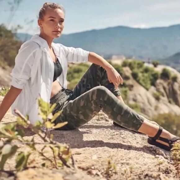 Athleta Camo Farallon Boca Jogger Olive Tan Drawstring Pants - Picture 1 of 7